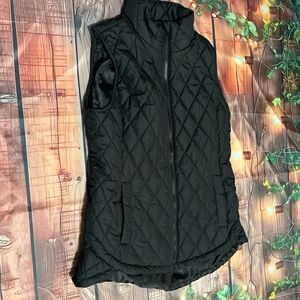 Sleeveless Quilted Black Puffer Vest with Zip Front